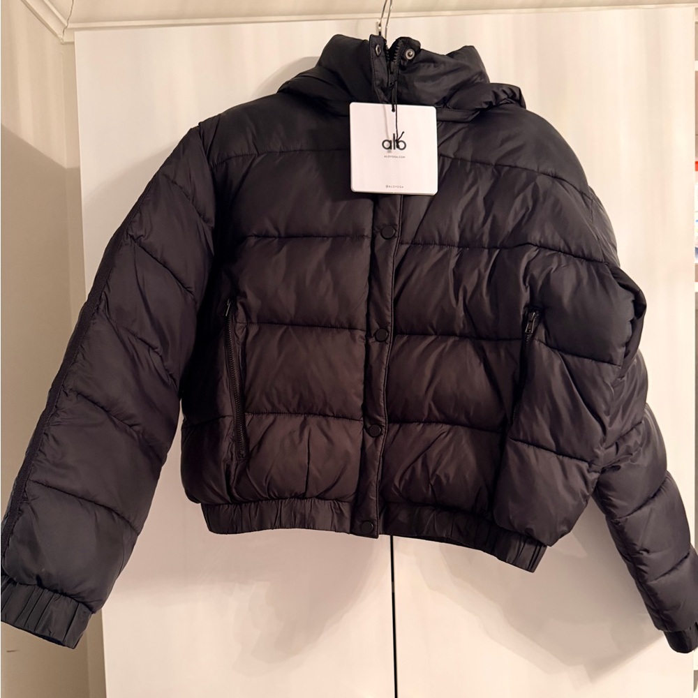 ALO Yoga Black Puffer Jacket - Picture 2 of 9